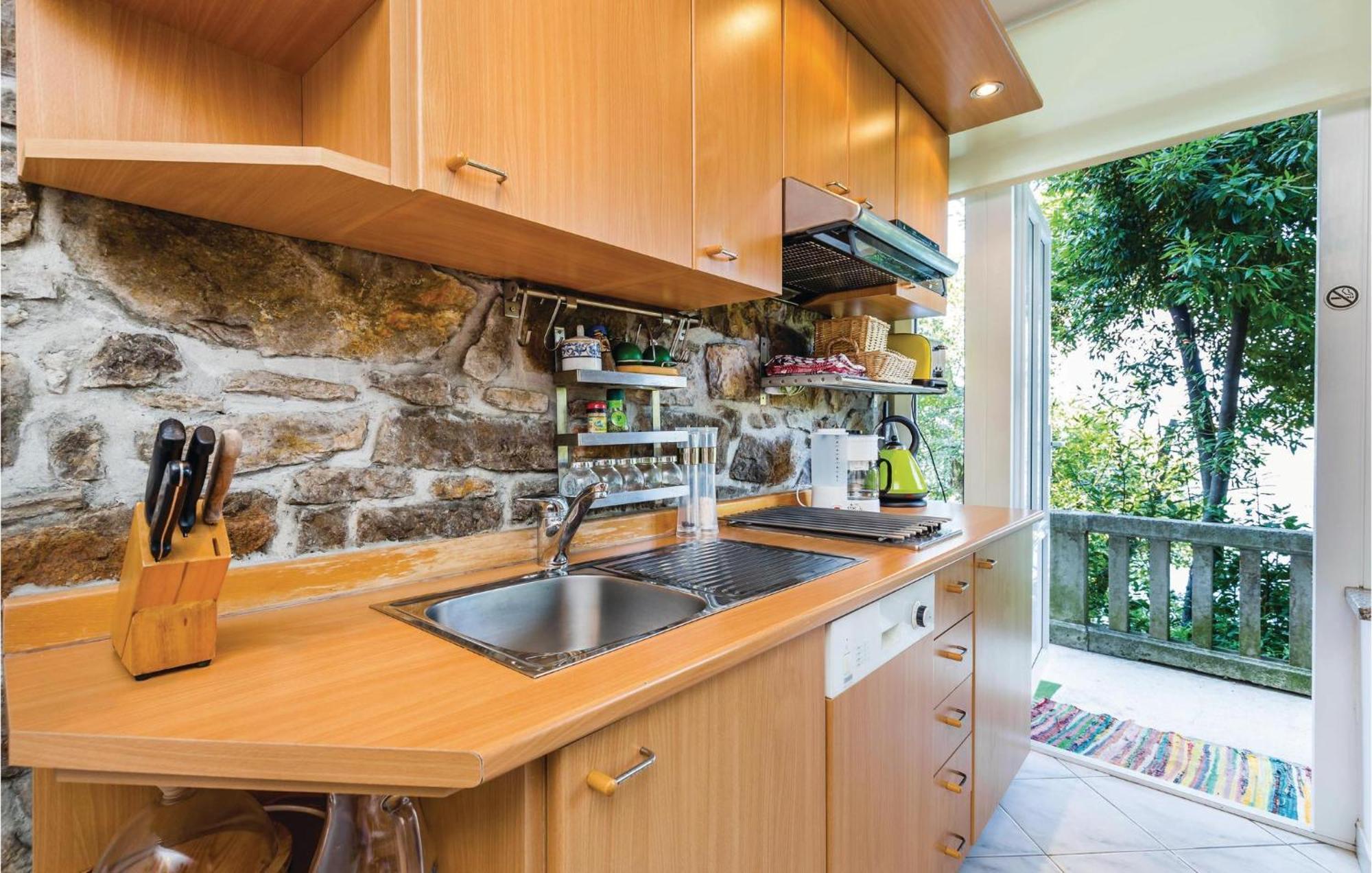 Gorgeous Apartment In Rijeka With House Sea View Eksteriør bilde